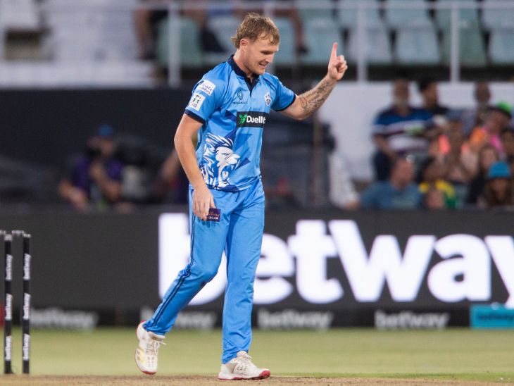 ब्राइस पारसंस ने मैच में 3 विकेट लेने के साथ-साथ -- रन भी बनाए। - Dainik Bhaskar