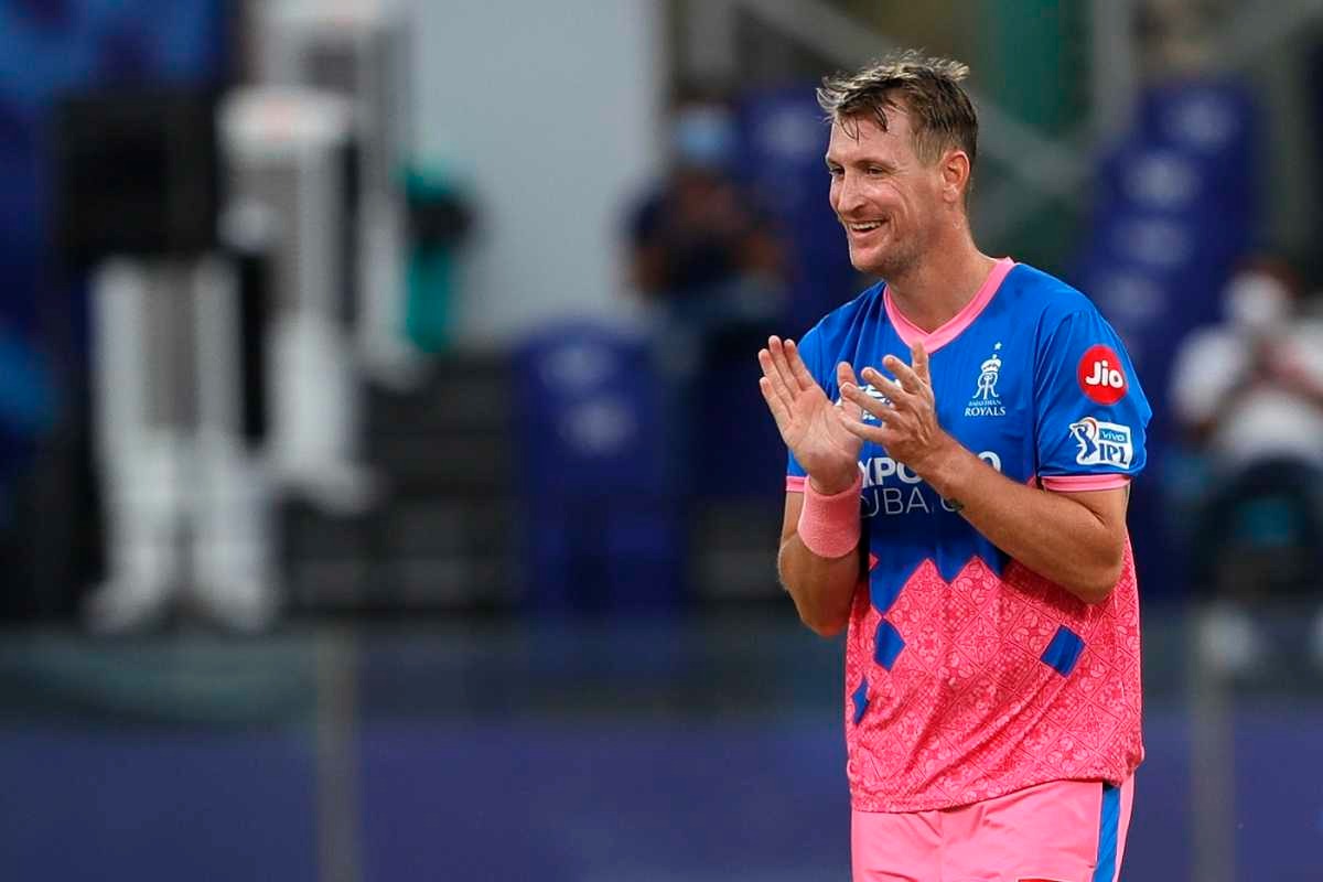क्रिस मॉरिस IPL में राजस्थान रॉयल्स और रॉयल चैलेंजर्स बेंगलुरु के लिए खेल चुके हैं।