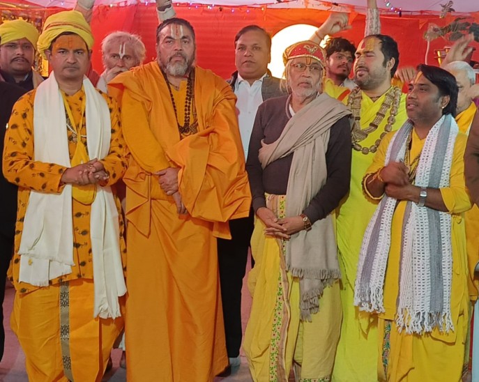 संत समाज ने सम्मान स्नान कराने की मांग की