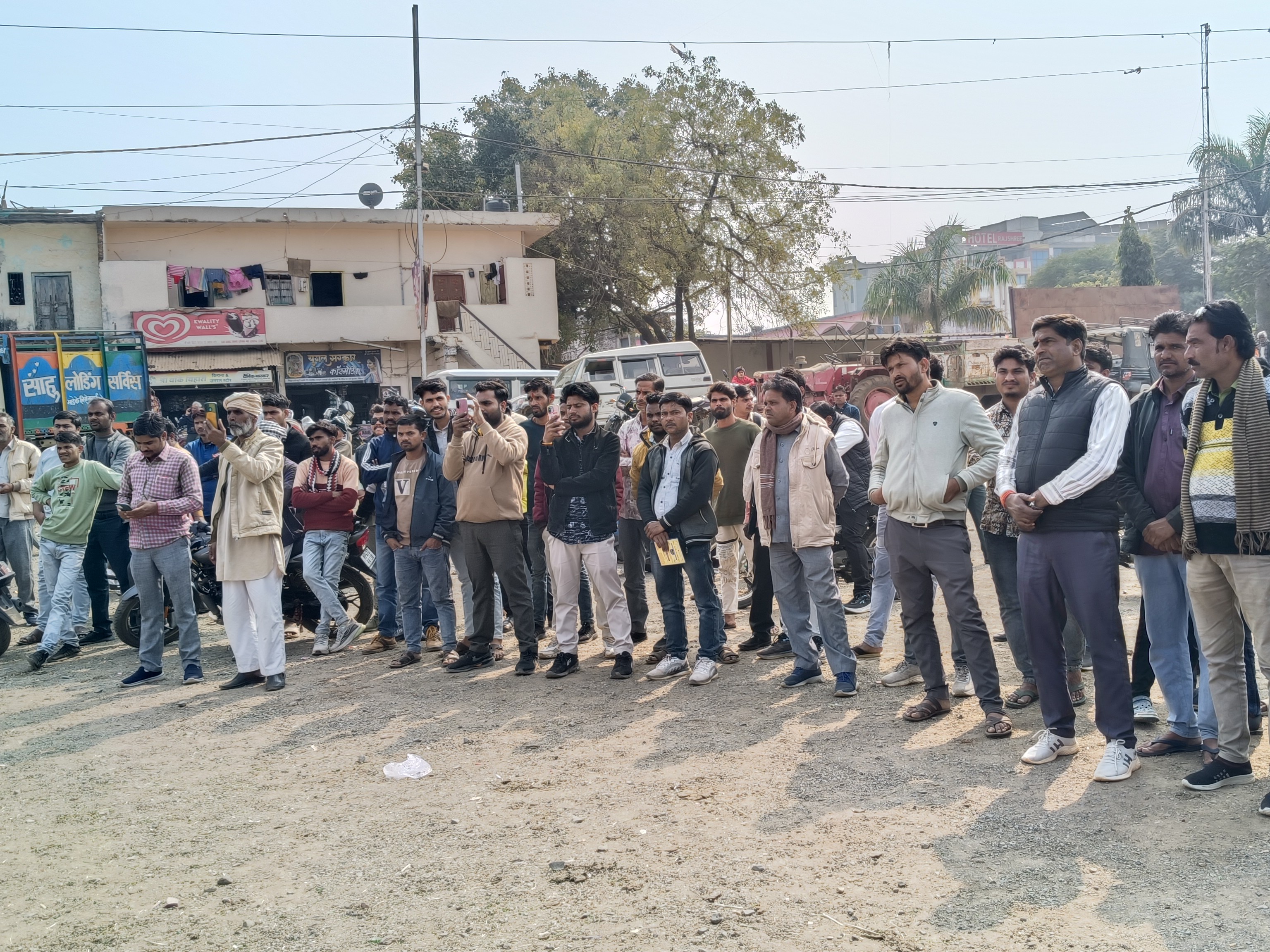 अशोकनगर में पूर्व कलेक्टर आदित्य सिंह के समर्थन में जनसभा:  बोले- गरीबों के मसीहा बनकर काम किया, ऐसे कलेक्टर की जिले को जरुरत – Ashoknagar News