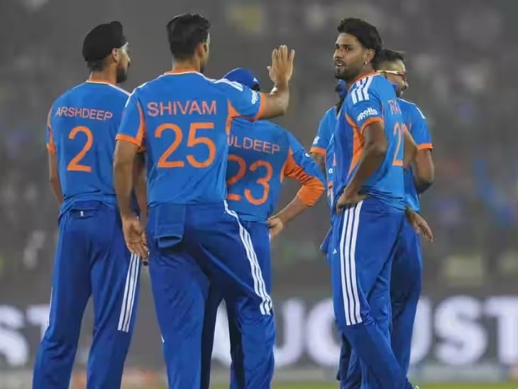 कॉन्वे का विकेट सेलिब्रेट करते भारतीय खिलाड़ी। (फोटो- BCCI)