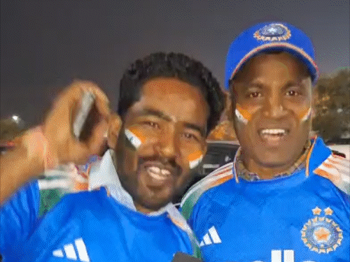 रायपुर में भारत और न्यूजीलैंड के बीच T20 मैच खेला जा रहा है। क्रिकेट लवर में उत्साह दिख रहा है। - Dainik Bhaskar