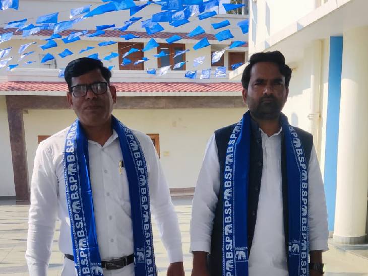 वसीम (दाएं) ने लखनऊ में मायावती से मुलाकात करने के बाद बसपा की सदस्यता ली।