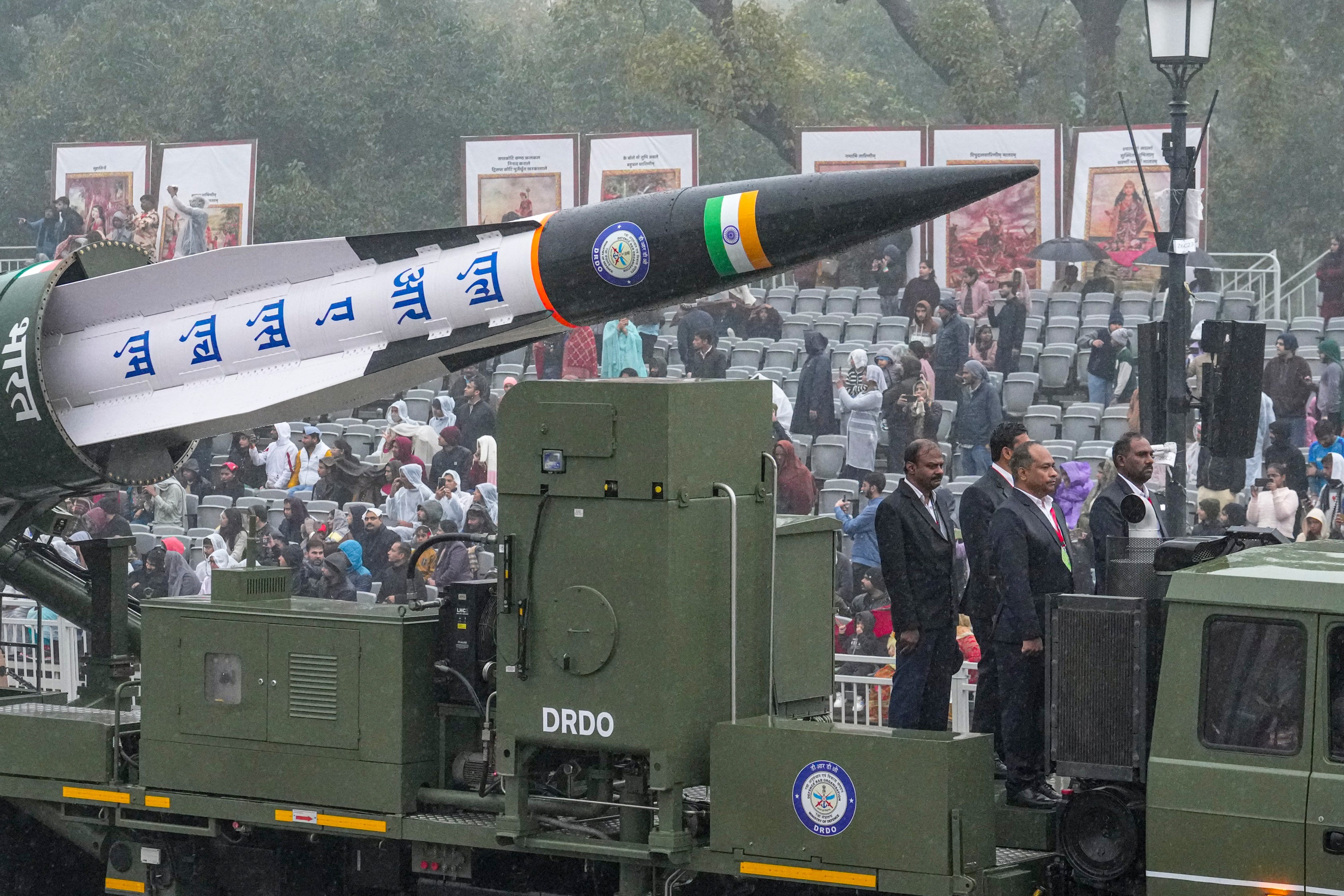 गणतंत्र दिवस की फुल ड्रेस रिहर्सल में DRDO ने झांकी निकाली।