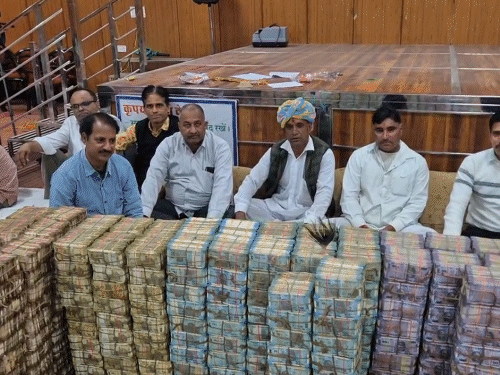 इस बार भंडार में 6 राउंड चली काउंटिंग के बाद 35 करोड़ रुपए से अधिक का चढ़ावा सामने आया है।