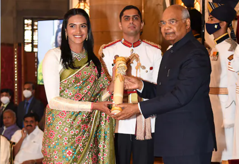 भारत सरकार ने पीवी सिंधु को 2015 में पद्मश्री और 2020 में पद्म भूषण से सम्मानित किया है।