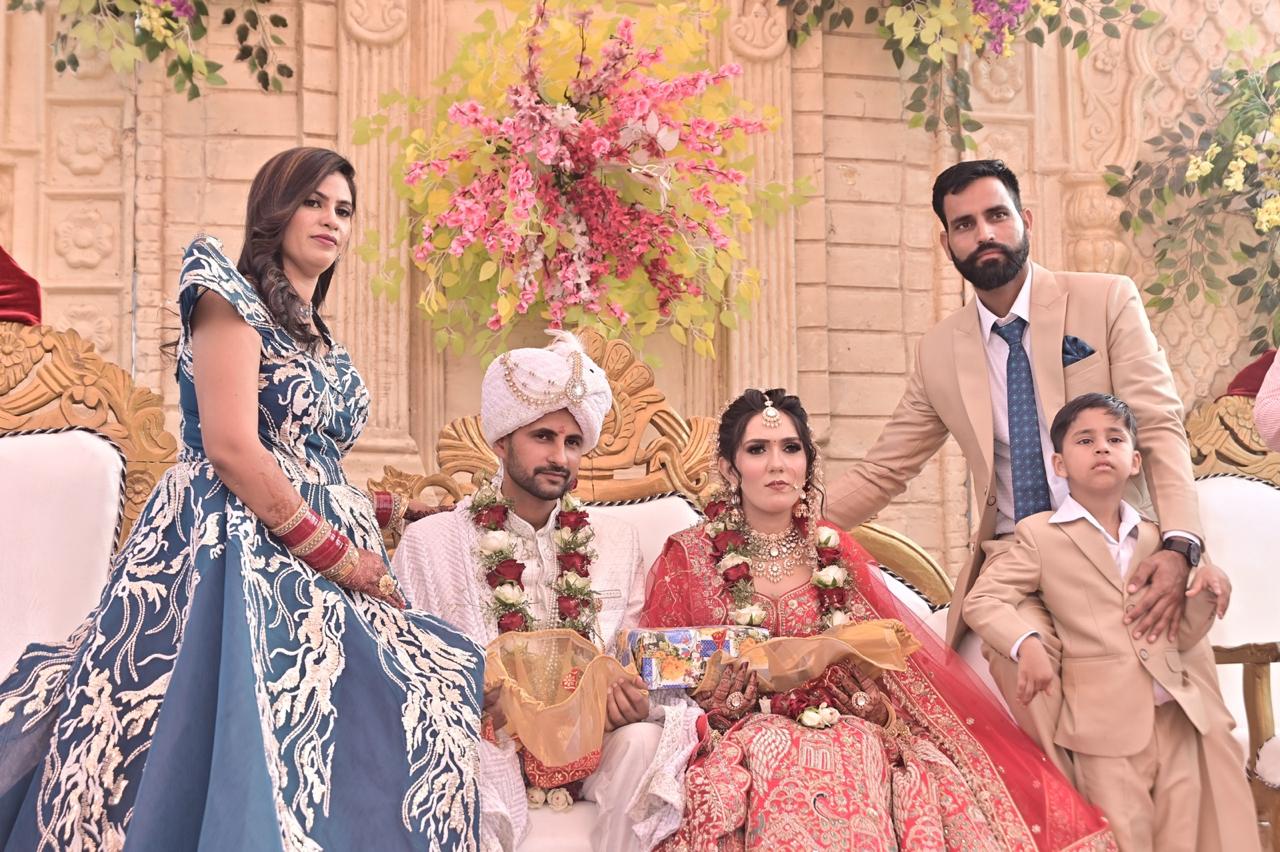 सुधीर नरवाल की शादी की तस्वीर।