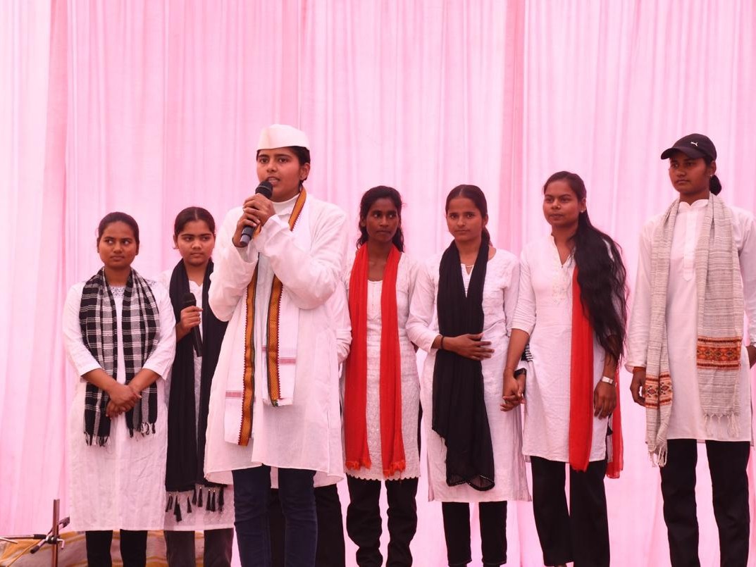 Devariya Rajkumar Devariya Voter Awareness Rally Inaugurated by DM on National Voters Day