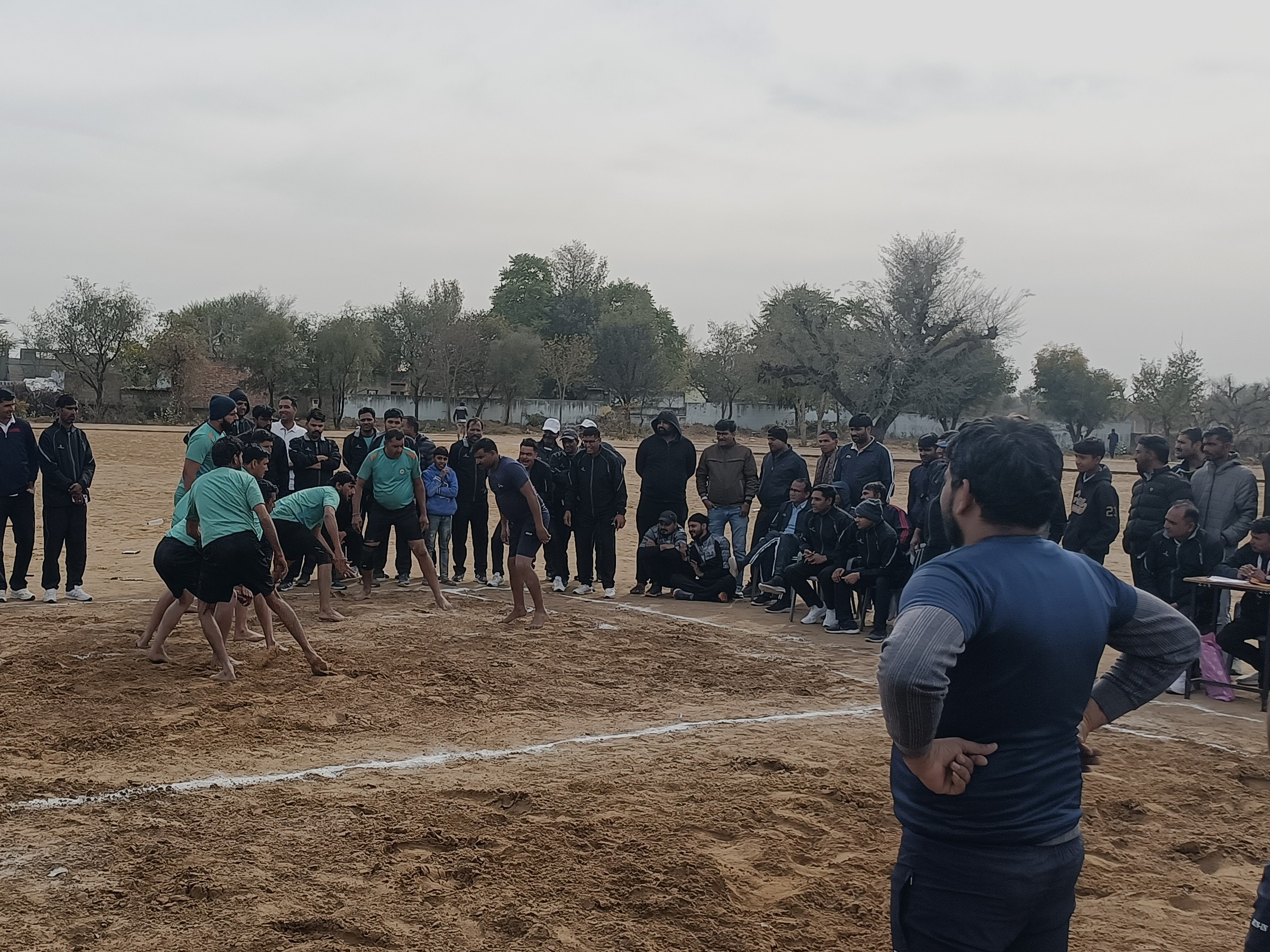 स्तरीय राजस्व खेलकूद प्रतियोगिता में कबड्डी प्रतियोगिता हुई।