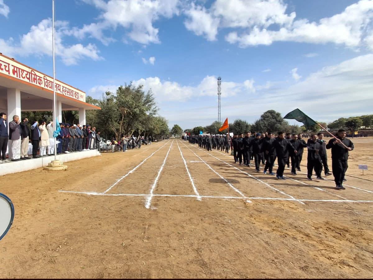 हरसावा बड़ा गांव में 13वीं जिला स्तरीय राजस्व खेलकूद प्रतियोगिता का शुक्रवार को शुभारंभ हुआ।