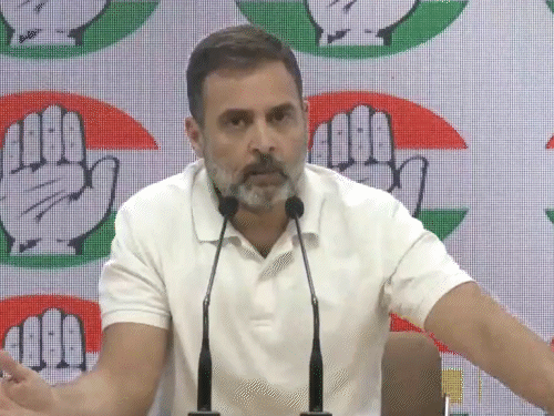 राहुल गांधी का आरोप है कि गुजरात SIR में कांग्रेस का वोटर काटा गया है। File - Dainik Bhaskar