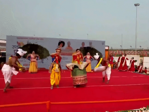 राष्ट्र प्रेरणा स्थळी सांस्कृतिक कार्यक्रमांचे आयोजन करण्यात आले. लोकांनी टाळ्यांच्या गजरात कलाकारांचा उत्साह वाढवला.