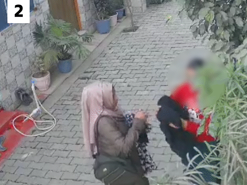 इसी बीच अचानक एक लड़की बैग से बुर्का निकालती है। छात्रा से पहनने के लिए कहती है।