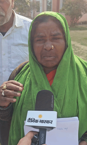 शांति देवी कहती हैं कि उनके जीवन की सारी जमा-पूंजी खत्म हो चुकी है।