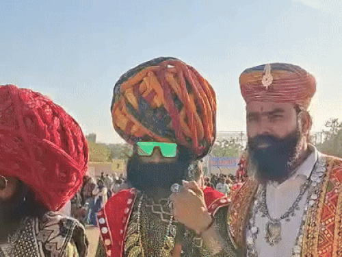 बीकानेर से आए BBG ग्रुप के लोगों में किसी के चार फीट तो किसी के 7 फीट लंबी मूंछें हैं। ये लोग देश-विदेश में कई जगह परफॉर्म कर चुके।