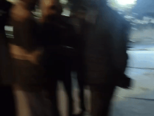 परिजनों का आरोप है कि पुलिस ने मामला शांत कराने के नाम पर शव को वापस घर भेज दिया, लेकिन विरोध करने वालों के खिलाफ कोई कार्रवाई नहीं की गई।