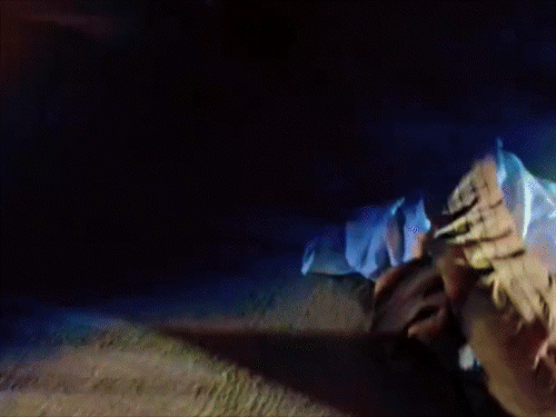 पुलिसकर्मियों ने थार को धक्का देकर पवन को बाहर निकालने की कोशिश की।