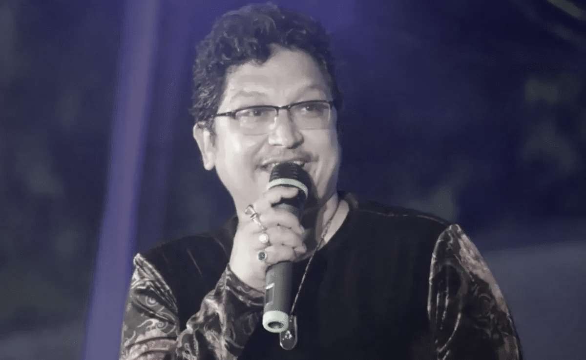 অভিজিৎ মজুমদার 'অন্তাক্ষরী' এবং 'মেলোডি নাইটস'-এর মতো রিয়েলিটি শো হোস্ট করেছেন।