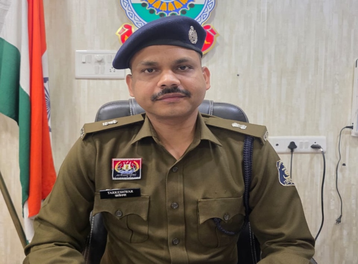 अतिरिक्त पुलिस उपायुक्त तारकेश्वर पटेल को सराहनीय सेवा पदक।