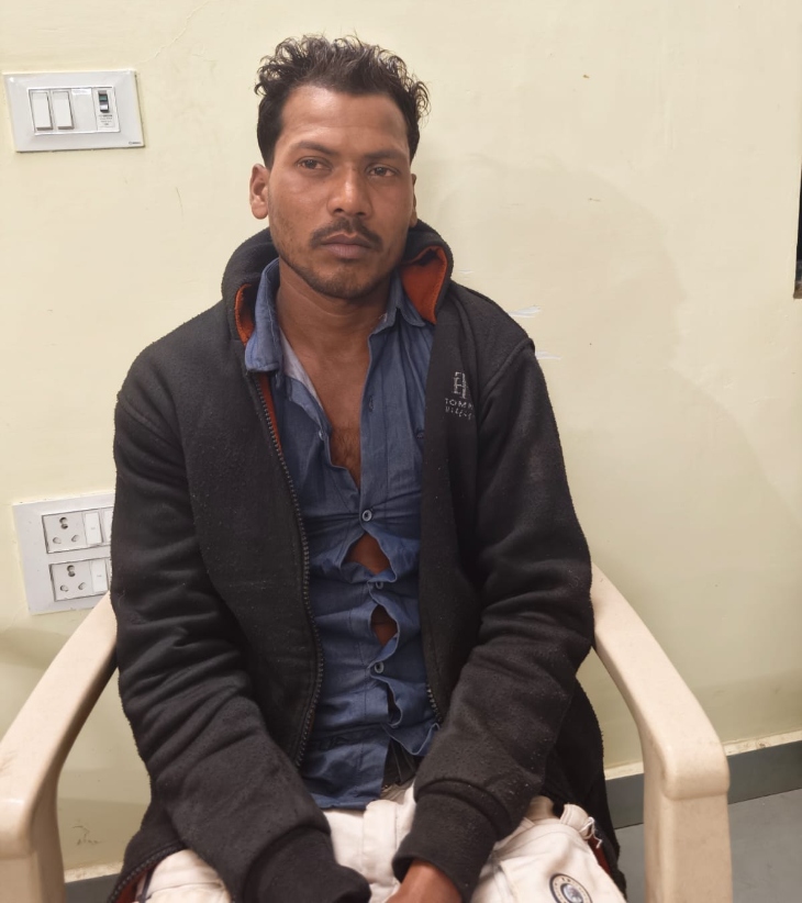 ये तस्वीर आरोपी नेमीचंद की है। आरोपी को शक था कि उसकी गर्लफ्रेंड किसी दूसरे व्यक्ति से बात करती है।