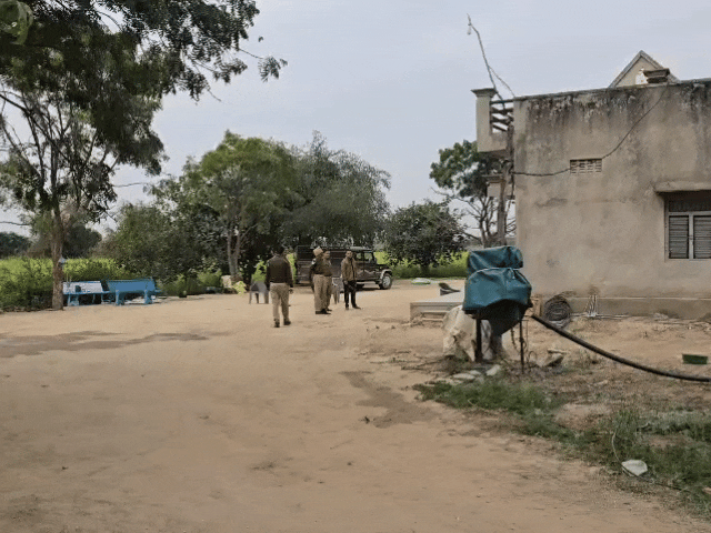 आरोपी का फार्म हाउस अभी पुलिस सुरक्षा में है। यहां केंद्रीय जांच एजेंसियों के अधिकारी जांच के लिए पहुंचे थे।