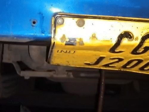 नारायणपुर पासिंग ट्रक ने कार को टक्कर मारी है।