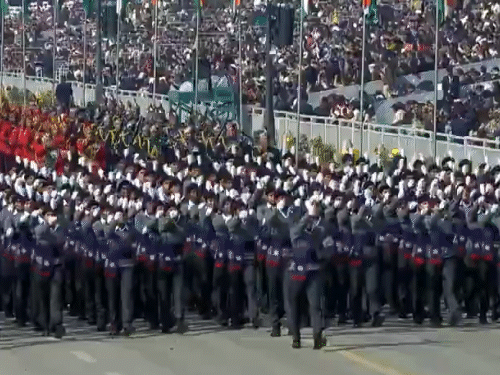 स्काउट गाइड टीम। यह छात्रों में आत्म-अनुशासन, नेतृत्व, नागरिकता के गुण विकसित करने के लिए 'तैयार रहें' के आदर्श वाक्य के साथ काम करती है।