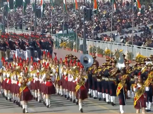 उत्तराखंड निदेशालय के 148 कैडेट्स ने एनसीसी सीनियर विंग (गर्ल्स) के साथ मार्च किया। इस दौरान पर्वतारोहण, राफ्टिंग और पैराग्लाइडिंग के बारे में बताया।