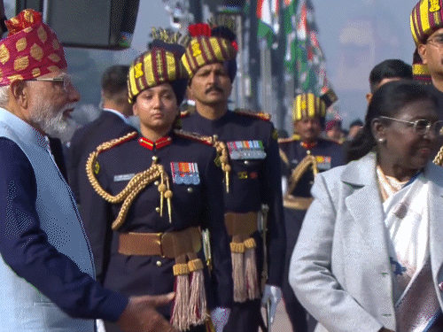 पीएम मोदी ने मुख्य अतिथि यूरोपीय परिषद के अध्यक्ष एंटोनियो कोस्टा का स्वागत किया।