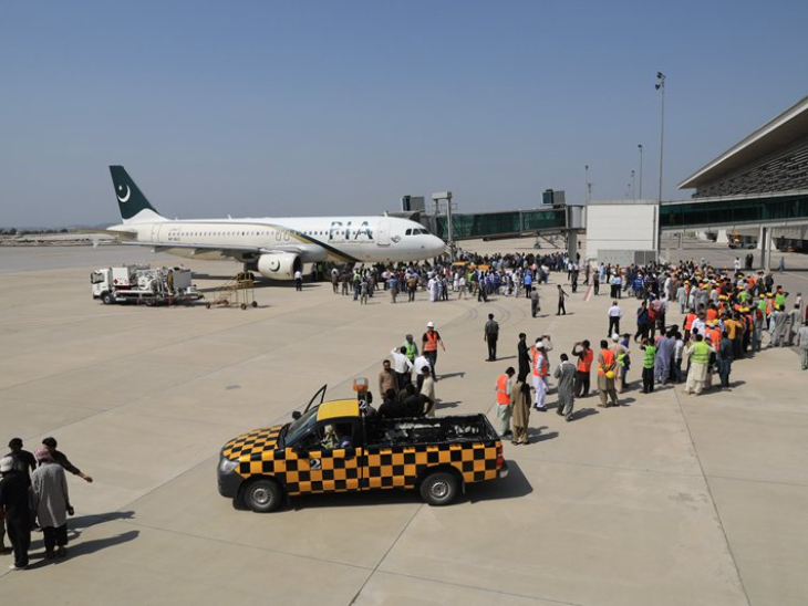 इस्लामाबाद एयरपोर्ट से फिलहाल रोजाना 40 से 50 फ्लाइट्स उड़ान भरती हैं।