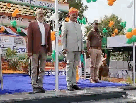 राष्ट्रगान के दौरान डिप्टी सीएम बैरवा