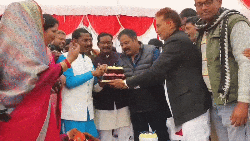 Rewva MLA Engineer Narendra Prajapati Controversy | Jai Shri Ram Gamcha Used for Cake