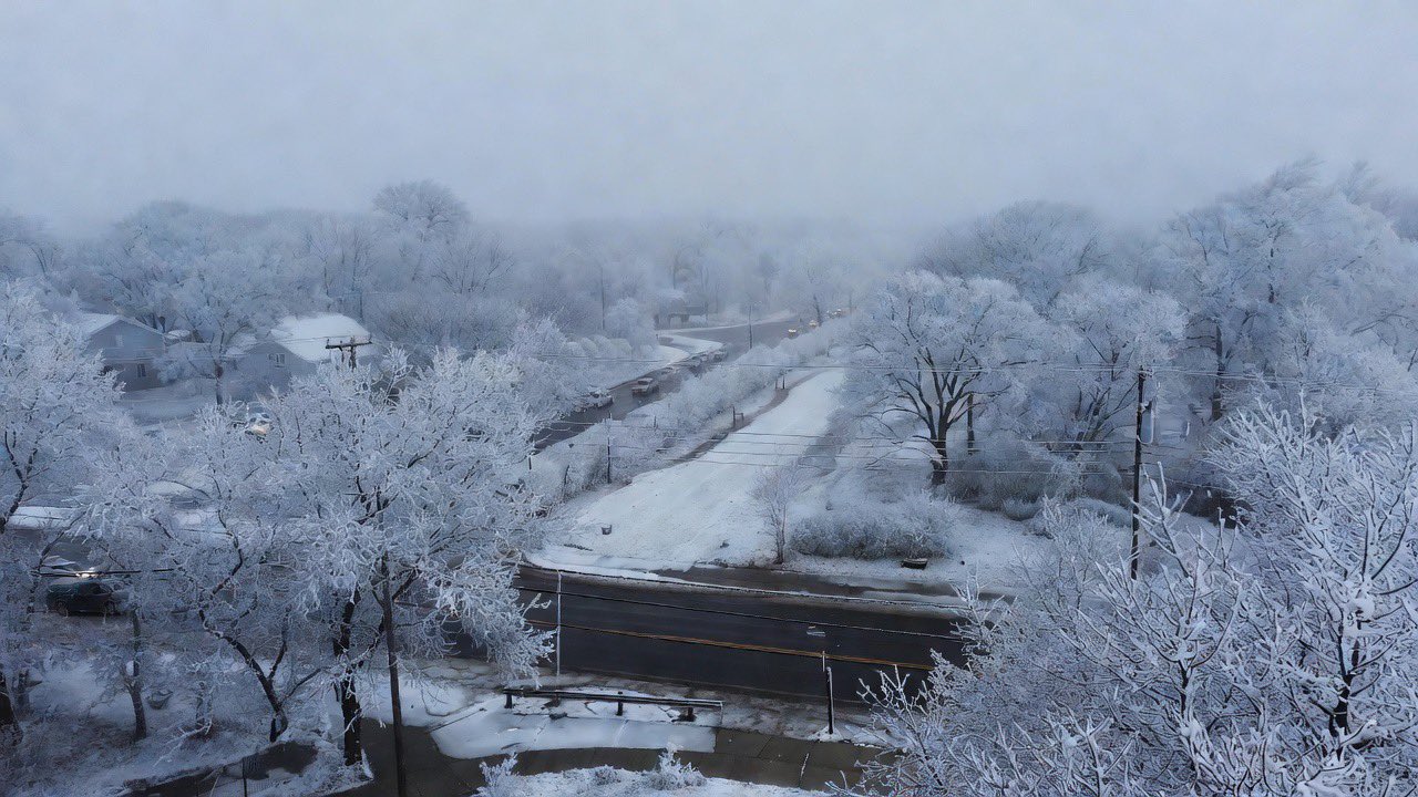 मैसाचुसेट्स के नानटकेट में तीन घंटे से अधिक समय तक 35+ मील प्रति घंटे की रफ्तार से हवाएं चली।