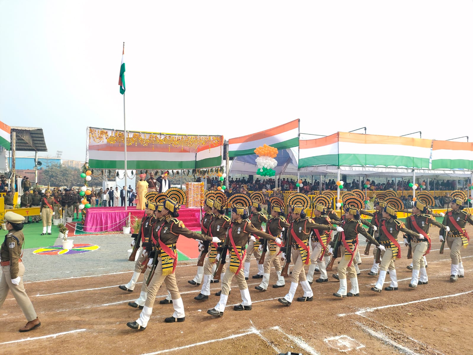 कम्पू स्थित एसएएफ मैदान पर परेड।