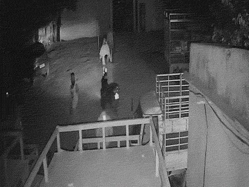 भिलाई में लड़कों की गुंडागर्दी CCTV कैमरे में कैद हो गई। - Dainik Bhaskar