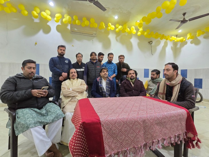 गोस्वामियों ने शनिवार को प्रेस कॉन्फ्रेंस कर अपना समर्थन दिया था