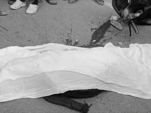 Scooter Rider Crushed by Bus in Pakur; Dies Instantly at Gandhi Chowk