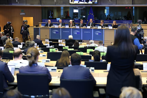 नाटो के महासचिव मार्क रुट ने सोमवार को कहा कि यूरोपीय देशों को अपना रक्षा बजट बढ़ाना चाहिए।