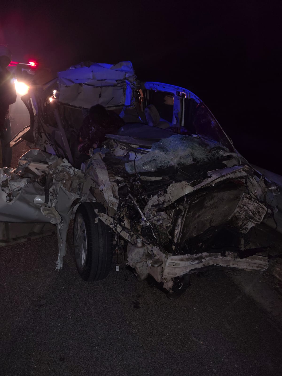 कार को देखकर हादसे का अंदाजा सहज ही लगाया जा सकता है। दिल्ली-मुंबई एक्सप्रेसवे पर मंगलवार सुबह हुए हादसे में कार सवार चार लोगों की जान चली गई।