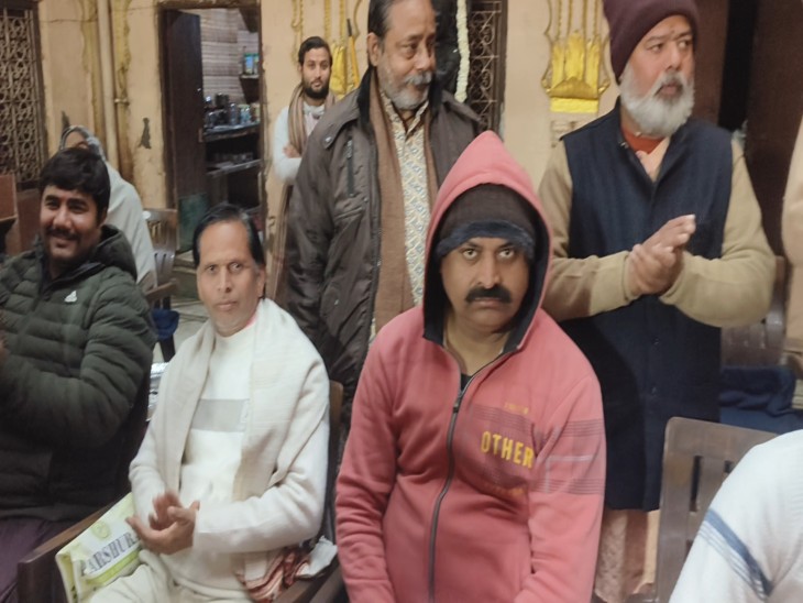 बैठक में शामिल विप्र