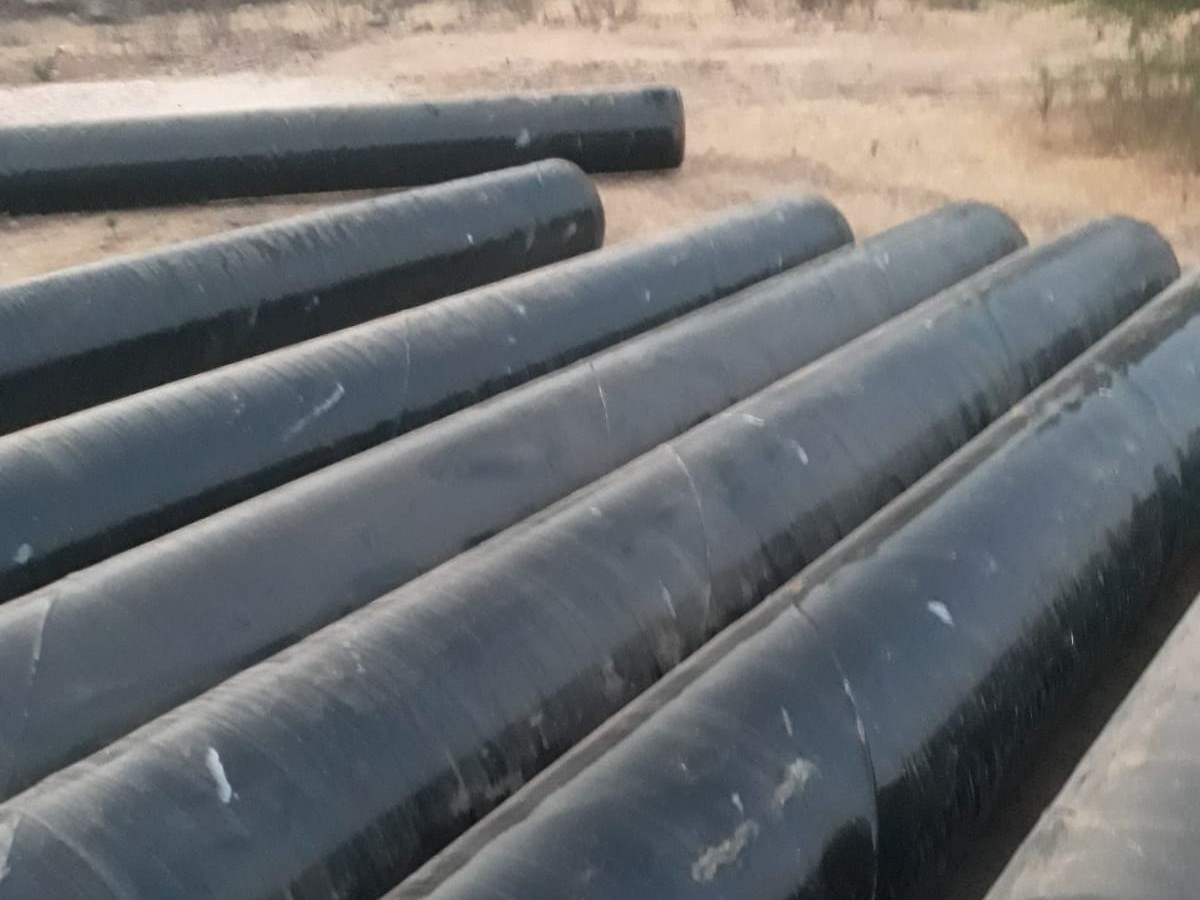 नर्मदा पाइप लाइन के भारी पाइप के नीचे दबे 4 बच्चे, 3 की हालत नाजुक नर्मदा पाइप लाइन के भारी पाइप के नीचे दबे 4 बच्चे, 3 की हालत नाजुक