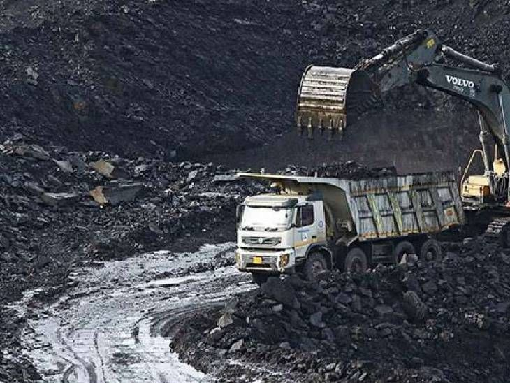 छत्तीसगढ़ कोल स्कैम केस के पैसों से IAS ने जमीन खरीदी और नेताओं ने चुनाव में पैसा खर्च किया।