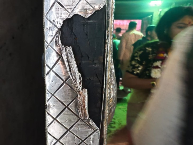 इस तरह से परतें उखड़ी दिखाई दी