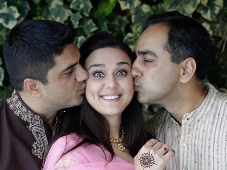 प्रीति के दो भाई, दीपांकर और मनीष हैं। दीपांकर भारतीय सेना में अधिकारी हैं, जबकि मनीष अमेरिका के कैलिफोर्निया में रहते हैं।