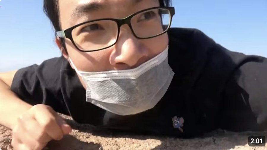 चीनी नागरिक गुआन हेंग ने 2020 में हिरासत केंद्रों की छुपकर वीडियो बनाई थी।