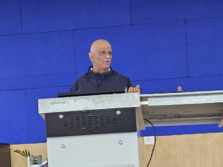 वरिष्ठ ऑन्कोपैथोलॉजी विशेषज्ञ डॉ. सुमीत गुजराल ने एम्स में यह जानकारी साझा की