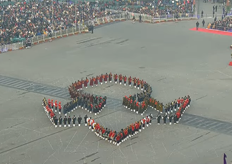 देव व्यूह- महाभारत में भीष्म पितामह के विरुद्ध बनाई गई व्यूह रचना।