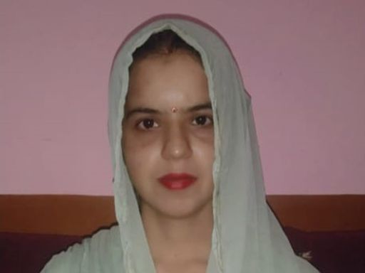 झज्जर जिले के खरहर गांव की वार्ड 10 से मेंबर मनीषा शर्मा। इन्होंने UGC के नए नियमों के विरोध में भाजपा से इस्तीफा दिया है।