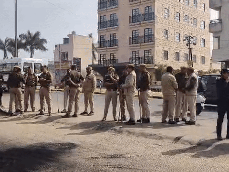 मौके पर प्रतापनगर पुलिस थाने से जाब्ता लगाया गया।