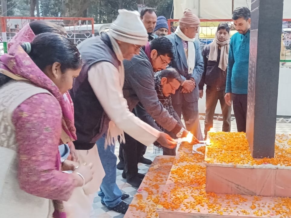 Deepdan Kasaya Shaheed Divas: Deepdan Program by Nayi Disha Institute